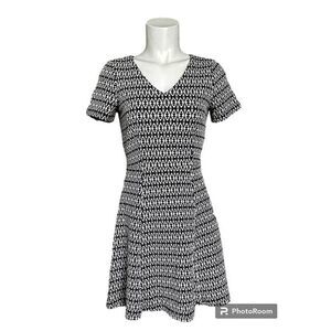 41 Hawthorn Navy Blue White Geometric Dress V-Neck Fit Flare‎ Size. XS